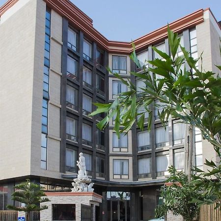 Golden Tulip Essential Lagos Airport Hotel Exterior photo