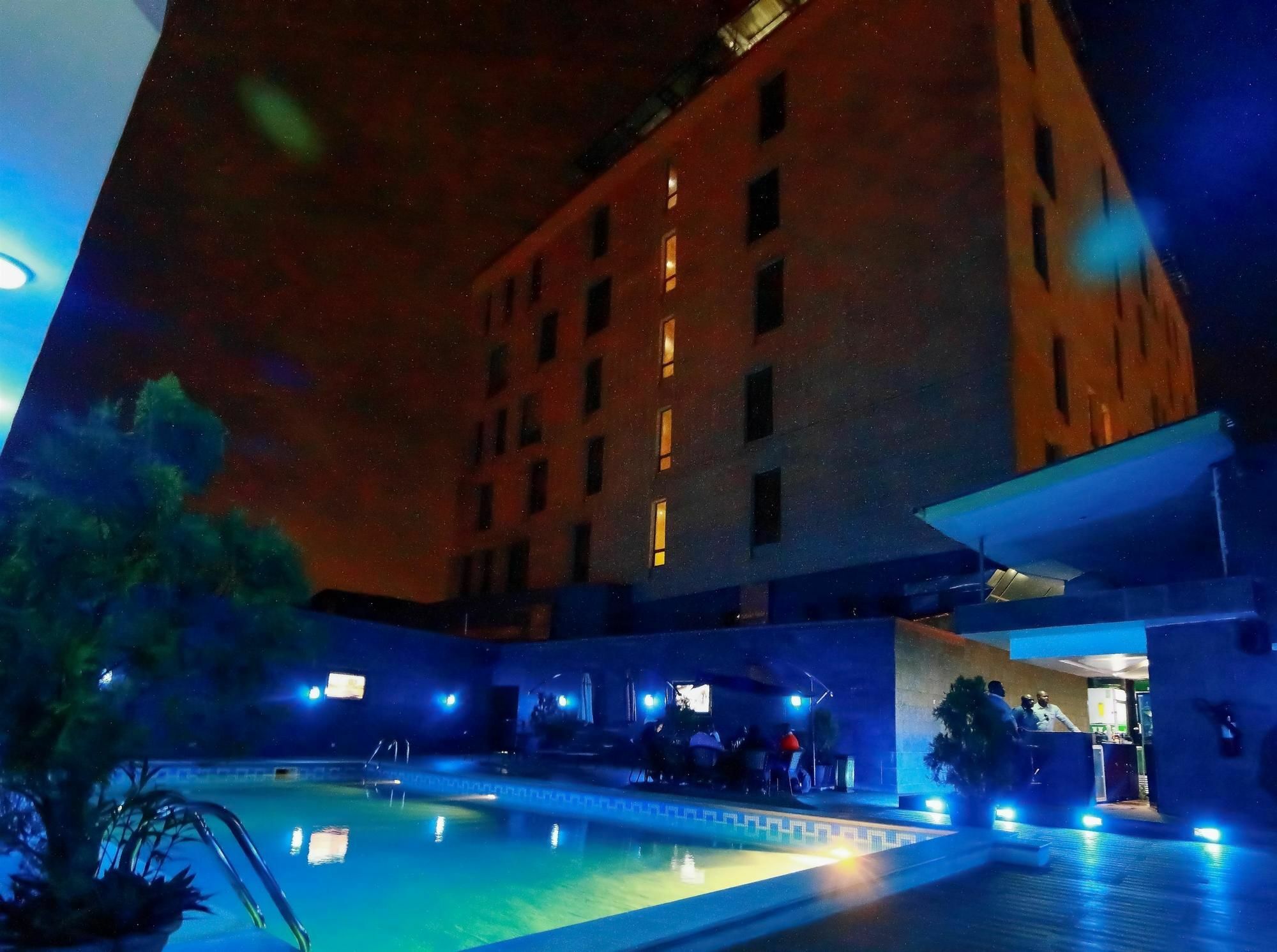 Golden Tulip Essential Lagos Airport Hotel Exterior photo